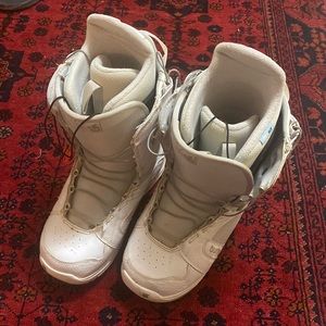 Burton truefit womens snowboard boot